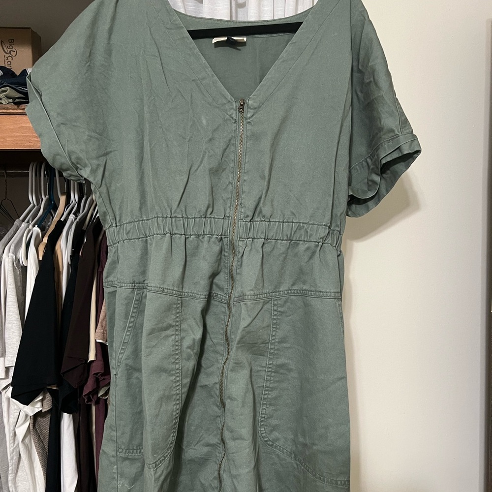 Universal Thread Sage Green Midi Dress